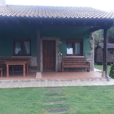 Coviellador Cangas De Onis Pension Buitenkant foto