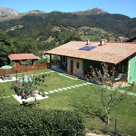 Coviellador Cangas De Onis Pension Buitenkant foto