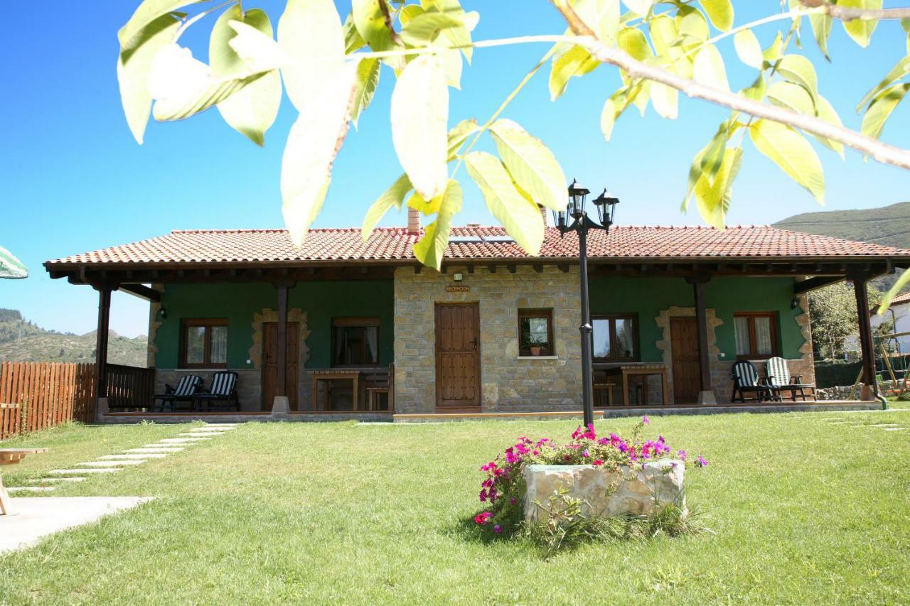 Coviellador Cangas De Onis Pension Buitenkant foto