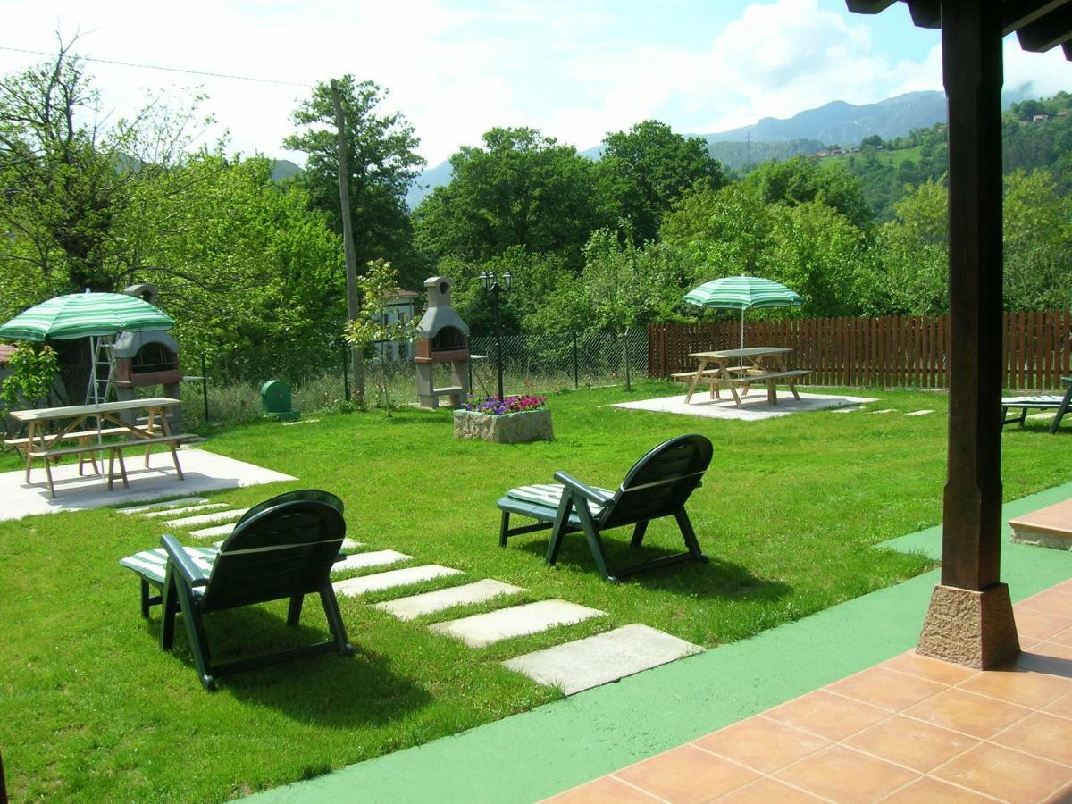 Coviellador Cangas De Onis Pension Buitenkant foto