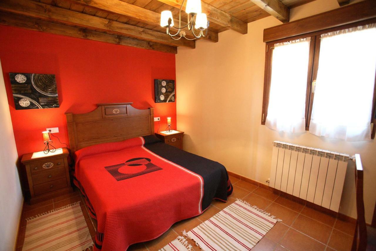 Coviellador Cangas De Onis Pension Buitenkant foto