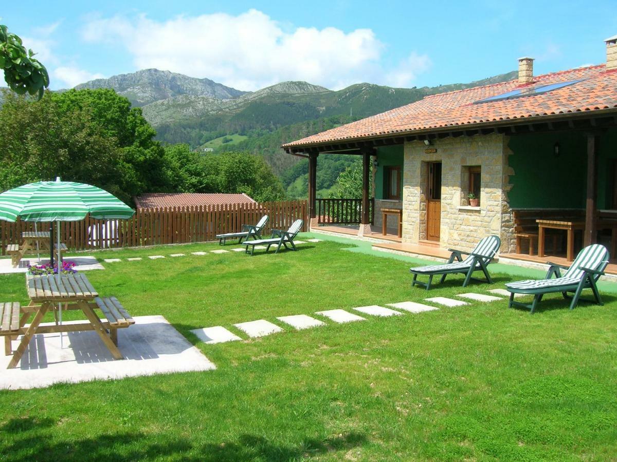 Coviellador Cangas De Onis Pension Buitenkant foto