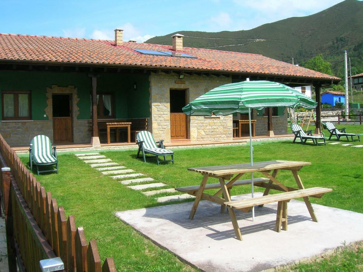 Coviellador Cangas De Onis Pension Buitenkant foto